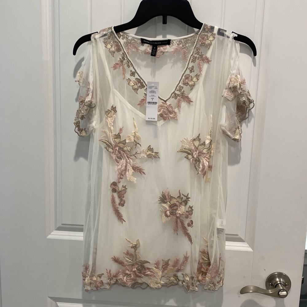New - embroidered top with lace